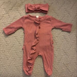 Newborn Baby Girl Ribbed & Ruffled Long Sleeve Footsie-Matching Headband
